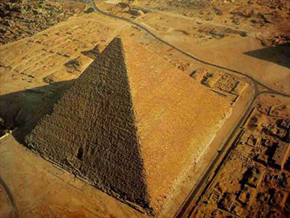 在埃及，大大小小的金字塔有七八十座之多