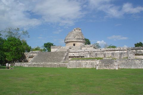 11世纪以后，在尤卡坦半岛北部复兴了玛雅文化，主要城市有奇琴伊察、乌斯马尔和玛雅潘