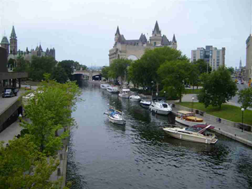 丽都运河，加拿大安大略省东南部的一条运河