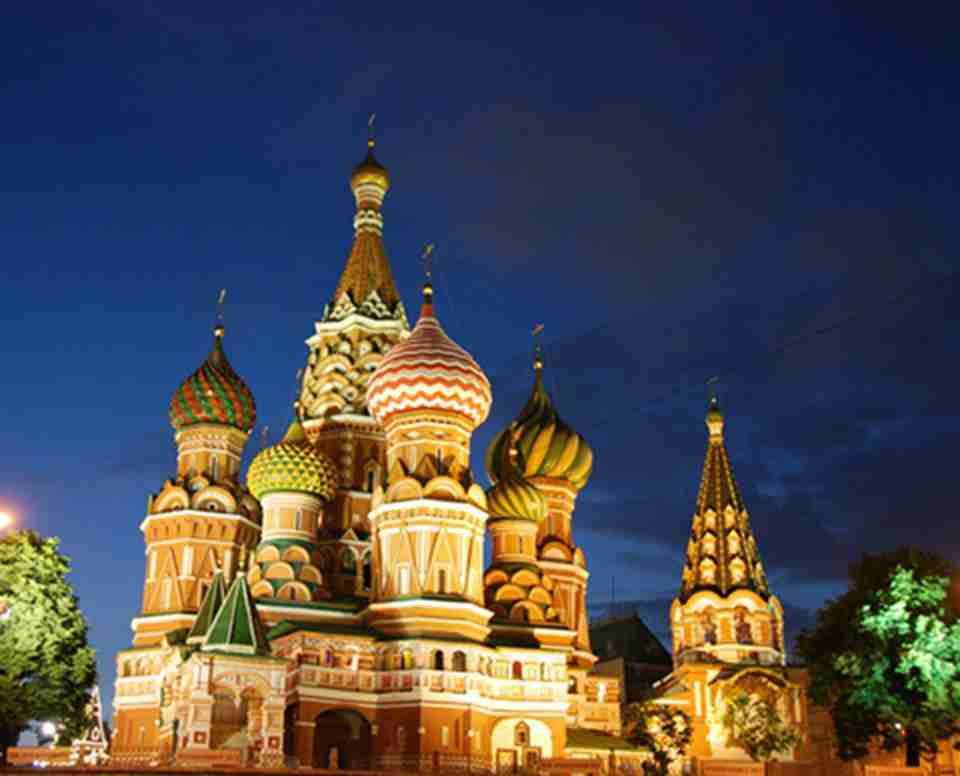 “莫斯科大地上，唯见克里姆林宫高耸；克里姆林宫上，唯见遥遥苍穹。”