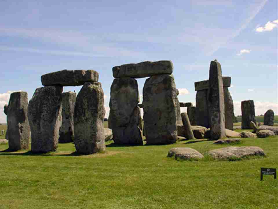“巨石阵”、埃夫伯里及周围的巨石遗迹，位于英格兰西南威尔特郡的埃夫伯里