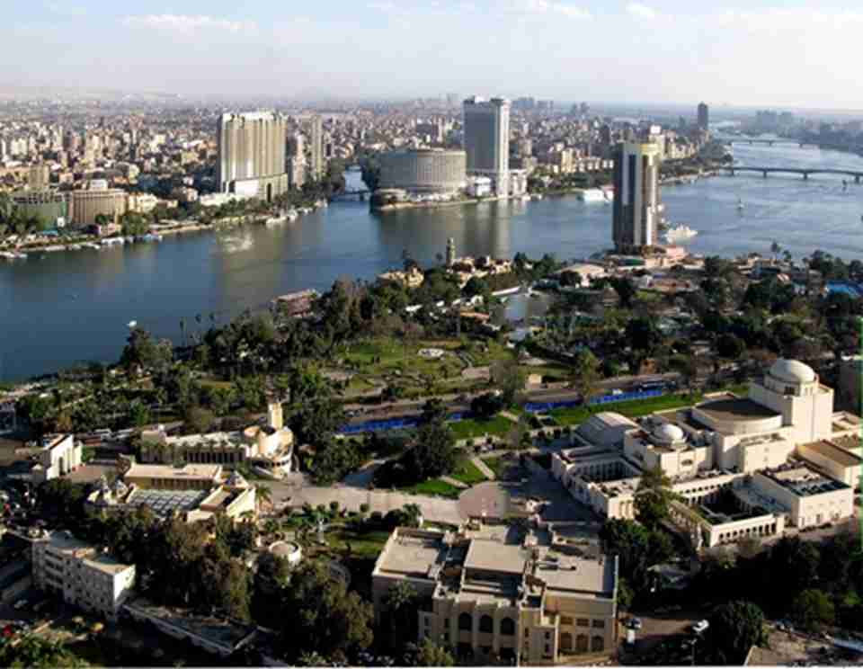 开罗是世界文化古都，西亚及北非地区文化中心,也是一座国际旅游城市