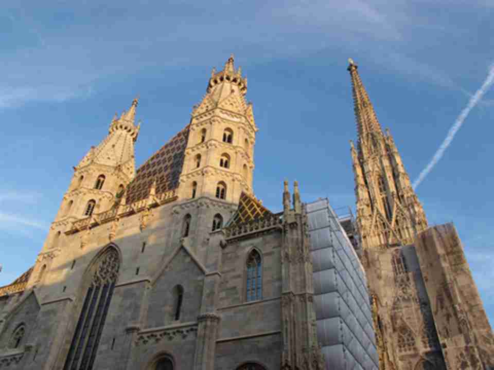 圣斯特凡大教堂是维也纳市中心的标志性建筑