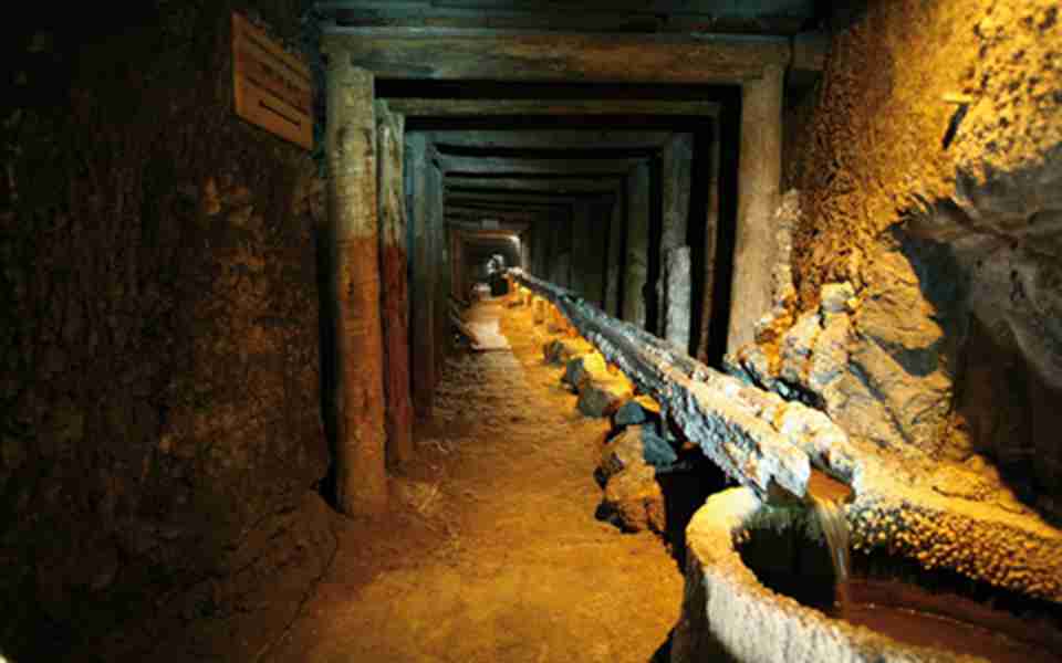 维利奇卡盐矿是欧洲最古老且仍在开采的一座富盐矿