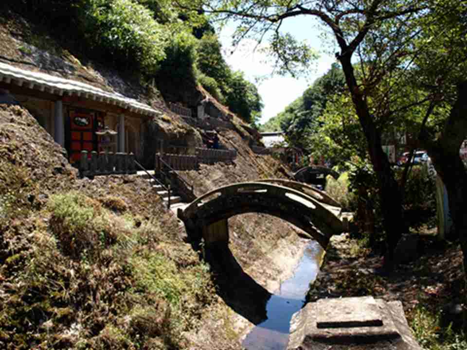 日本石见银山的矿山遗址保存完好