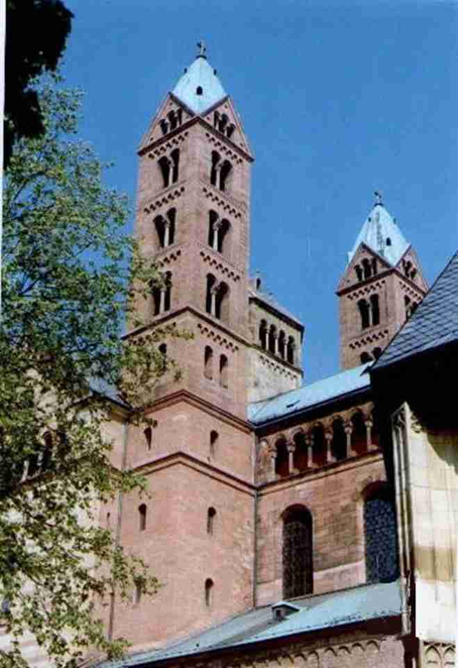 20世纪中叶，施佩耶尔大教堂经过了一次全面整修，按照当初的罗马样式