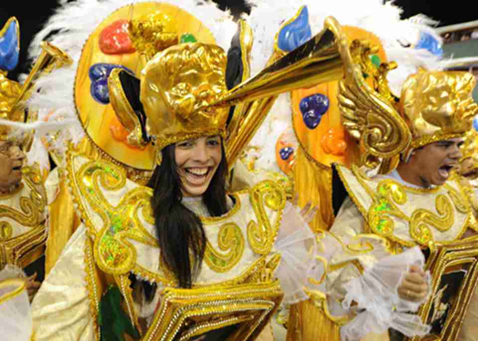 桑巴舞大赛是里约热内卢狂欢节的一项重大活动