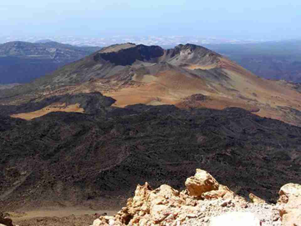 泰德峰火山及其周围地貌组成了泰德国家公园