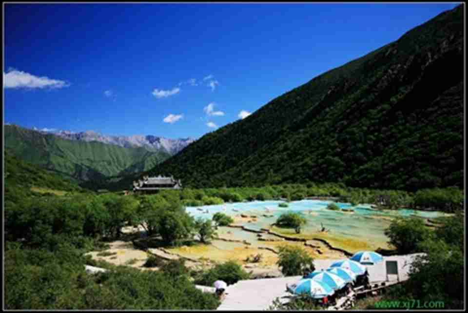 “人间瑶池”黄龙名胜风景区