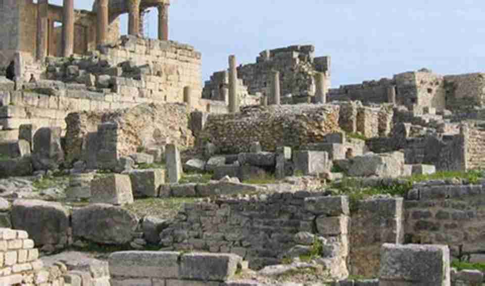 迦太基古城遗址位于首都突尼斯城东北17公里处