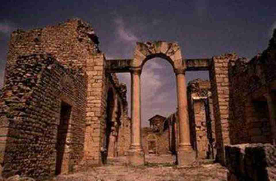 迦太基古城建于公元前814年，比罗马城早61年