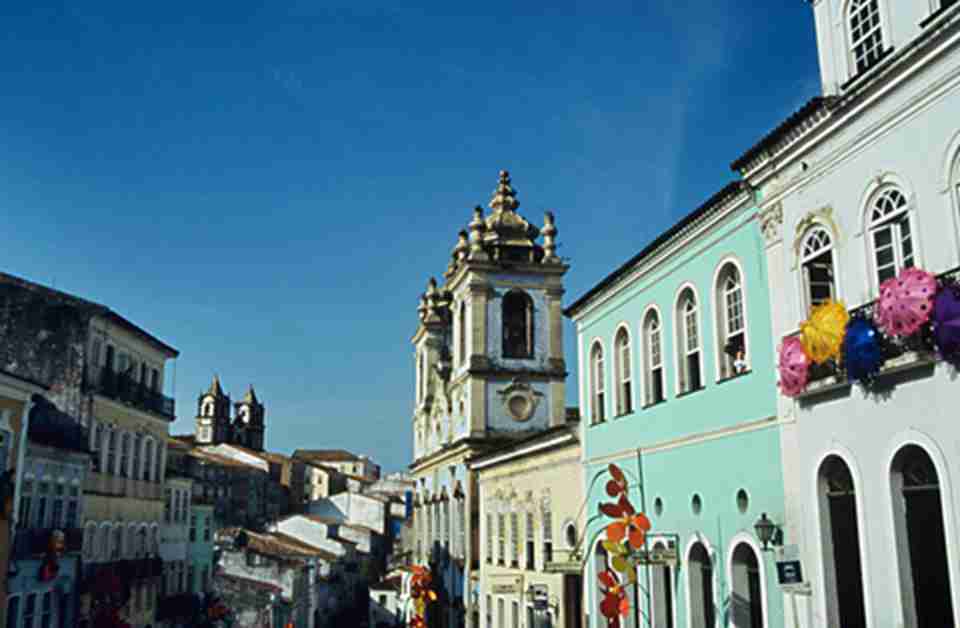 萨尔瓦多是一个从十六世纪到十八世纪欧洲、非洲和美洲文化汇集的主要地点
