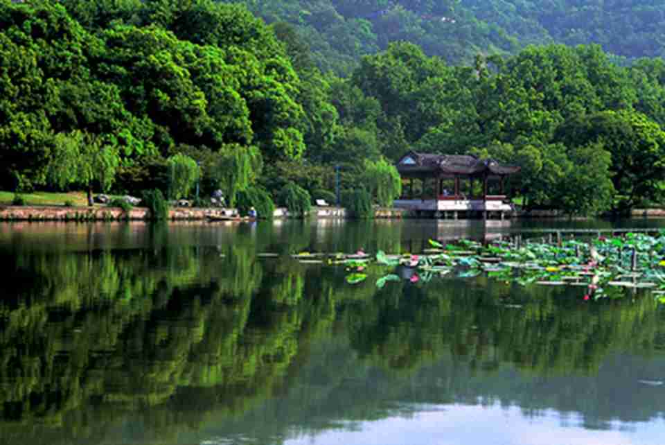杭州西湖文化景观位于浙江省杭州市
