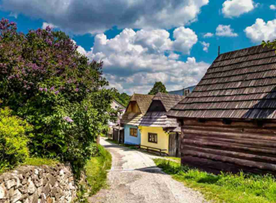 伏尔考林耐克村完整保存了欧洲中部村庄房子的传统