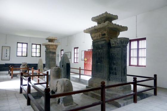 全国重点文物保护单位：嘉祥武氏墓群石刻