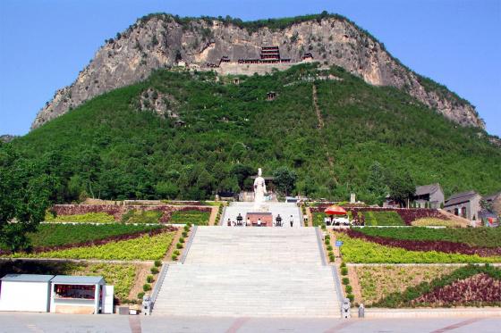 河北邯郸:娲皇宫，是奉祀上古天神女娲氏的古代建筑，属全国重点文物保护单位