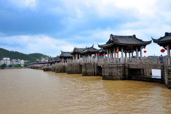 全国重点文物保护单位：广济桥,俗称湘子桥